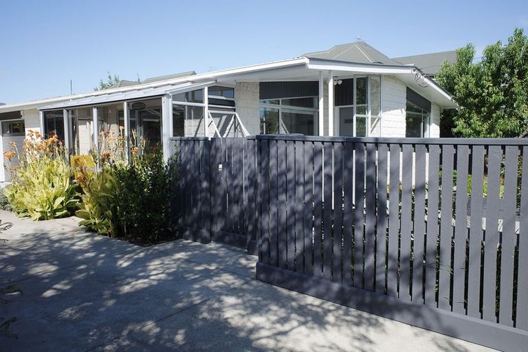 Photo of property in 1/64 Abberley Crescent, St Albans, Christchurch, 8014