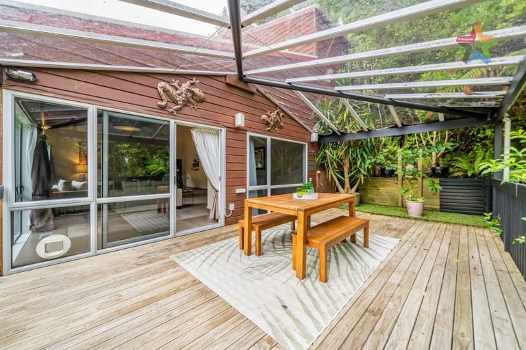 Photo of property in 498 Stokes Valley Road, Stokes Valley, Lower Hutt, 5019