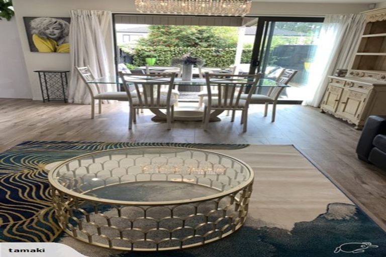 Photo of property in 2/31 Kenderdine Road, Papatoetoe, Auckland, 2025