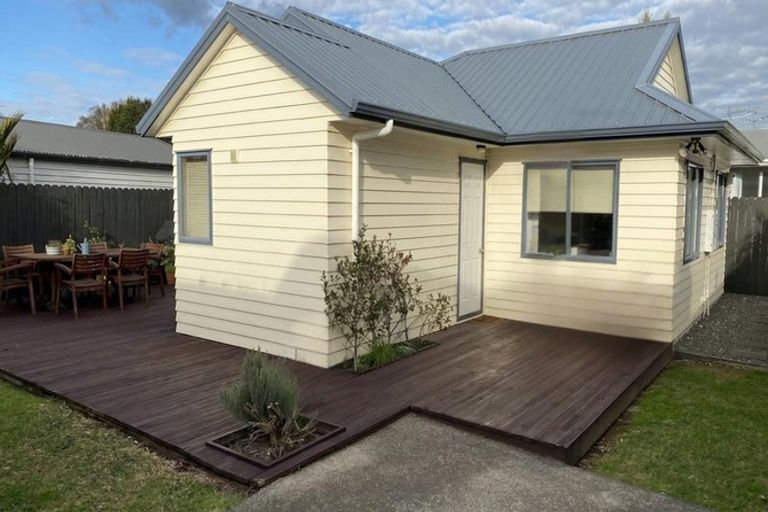 Photo of property in 4 Gossamer Drive, Pakuranga Heights, Auckland, 2010