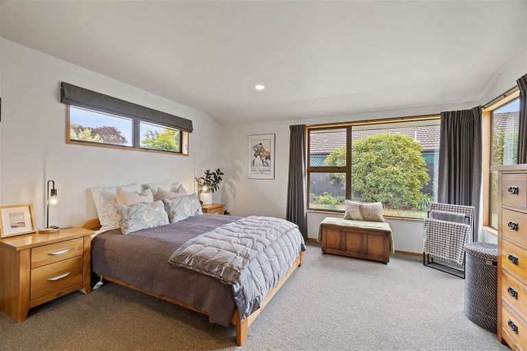 Photo of property in 60 Prestons Road, Redwood, Christchurch, 8051