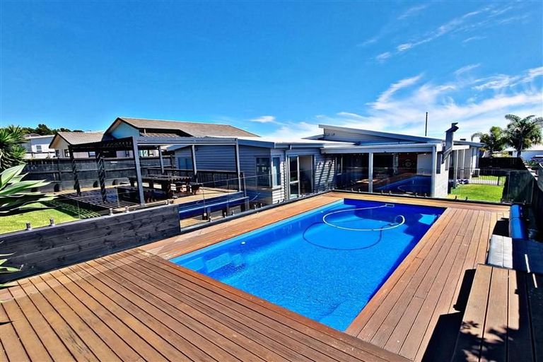 Photo of property in 16 Lydiard Place, Beachlands, Auckland, 2018