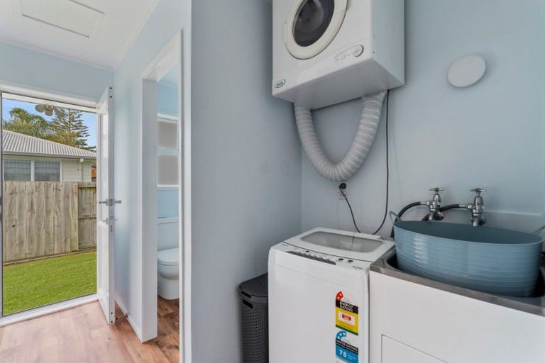 Photo of property in 7b Taylor Road, Papamoa Beach, Papamoa, 3118