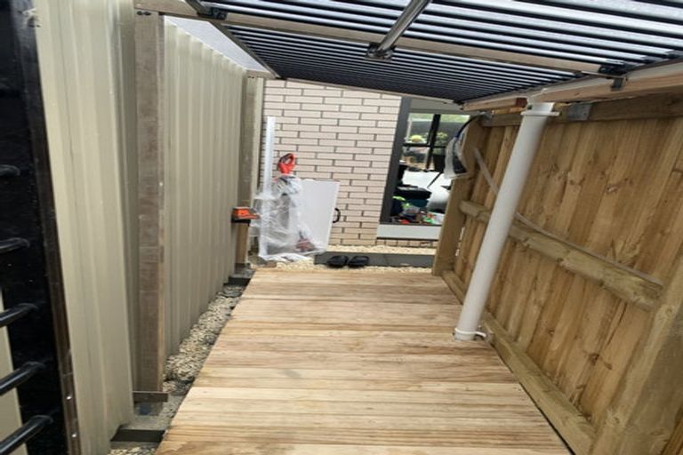 Photo of property in 1/21 Newham Place, Henderson, Auckland, 0612