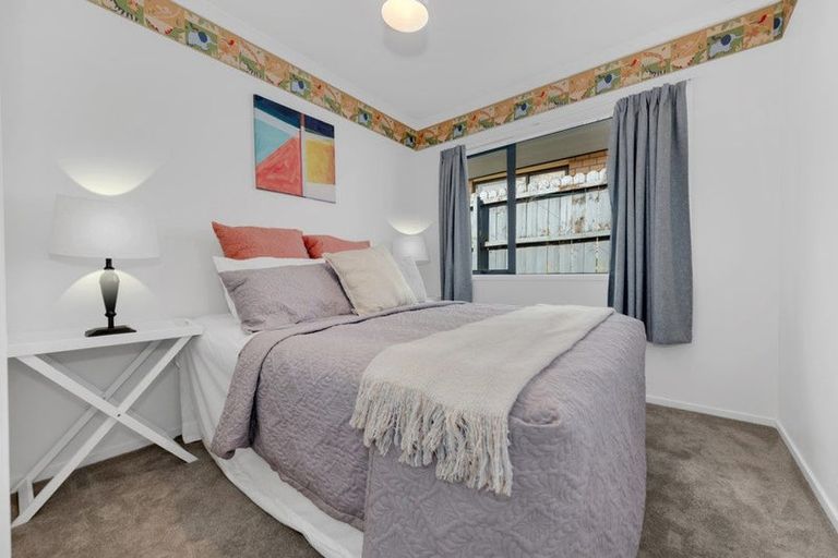 Photo of property in 4 Bokeen Lane, Flat Bush, Auckland, 2019