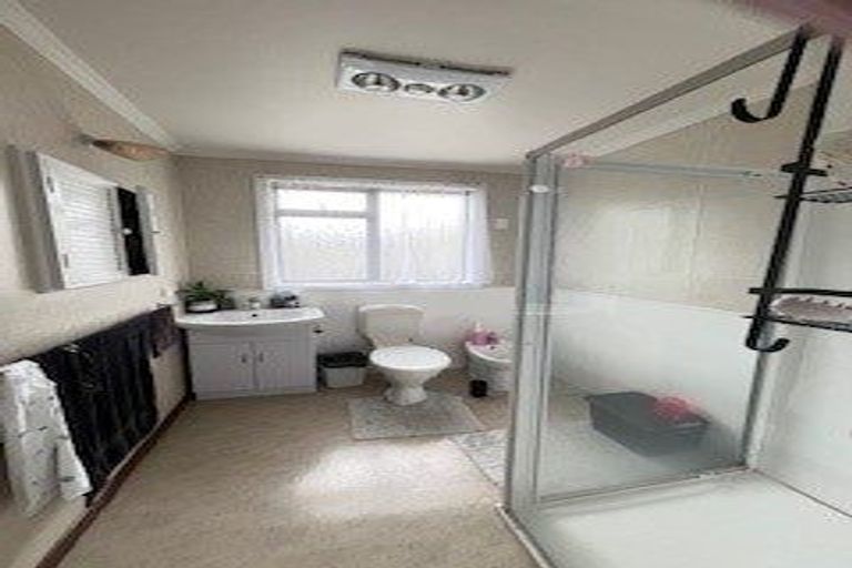 Photo of property in 22 Constitution Avenue, Milton, 9220