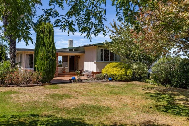 Photo of property in 7 Acton Place, Saint Johns Hill, Whanganui, 4500
