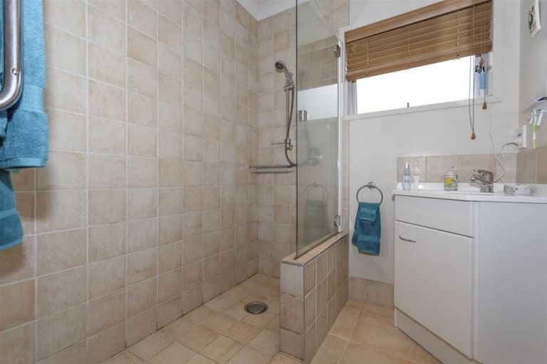 Photo of property in 1/20 Merchant Avenue, Te Atatu South, Auckland, 0610