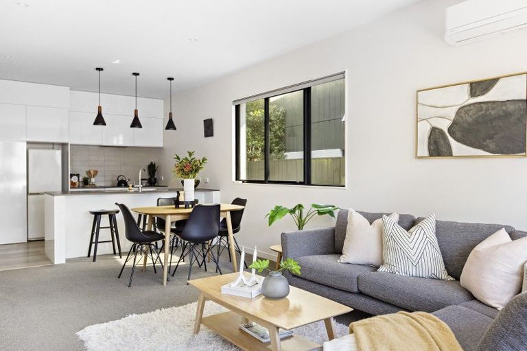 Photo of property in 19/6 Oswald Crescent, Paparangi, Wellington, 6037