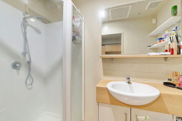 Photo of property in Atrium Apartments, 2i/154 The Terrace, Wellington Central, Wellington, 6011