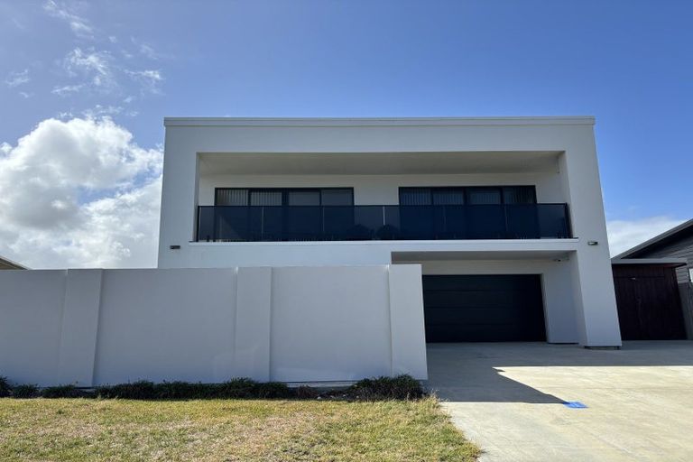 Photo of property in 29a Marine Parade South, Foxton Beach, Foxton, 4815