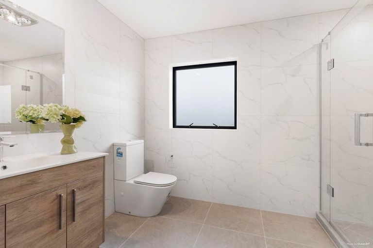 Photo of property in 35 Rutland Road, Stanley Point, Auckland, 0624