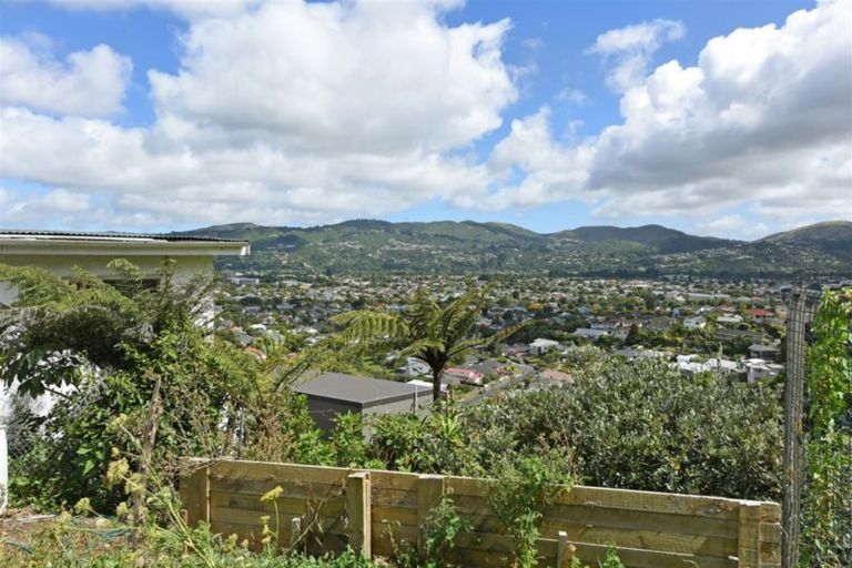 Photo of property in 47 Woodvale Grove, Fairfield, Lower Hutt, 5011