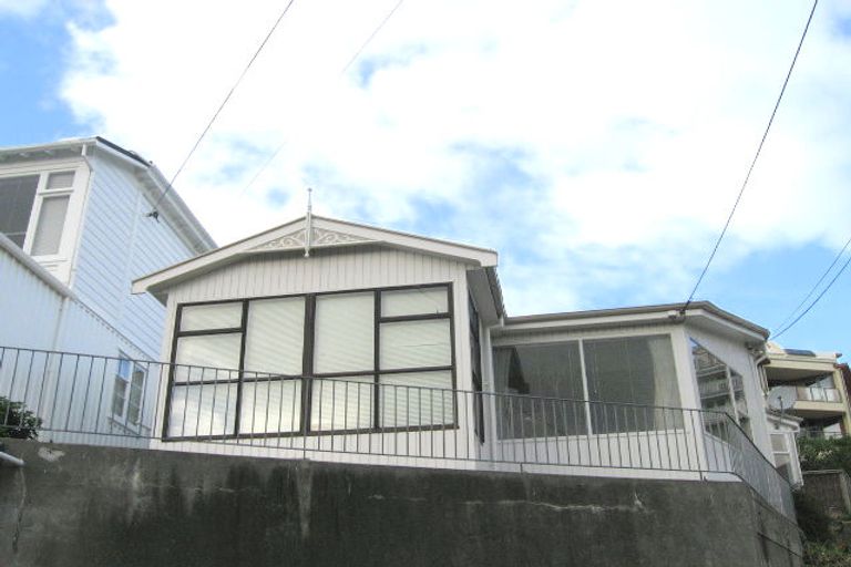 Photo of property in 22 Lindum Terrace, Roseneath, Wellington, 6011