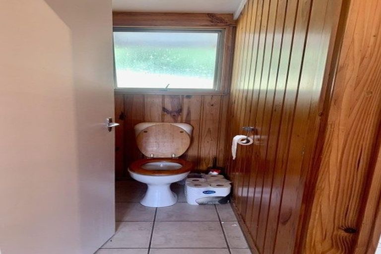 Photo of property in 69 Peach Road, Glenfield, Auckland, 0629