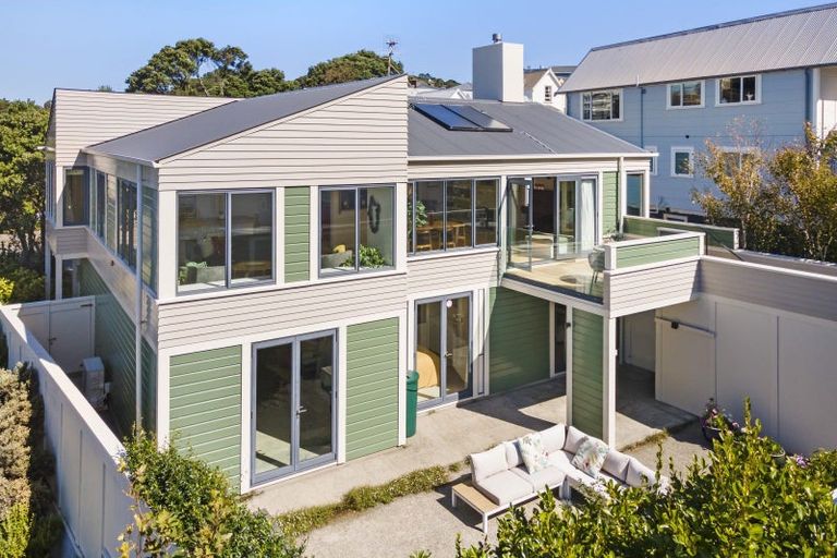 Photo of property in 96 Hill Street, Thorndon, Wellington, 6011