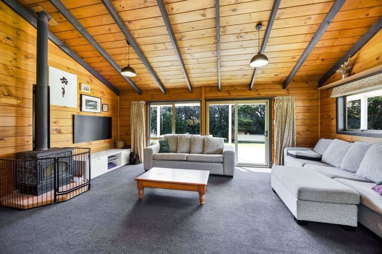 Photo of property in 189 Namu Road, Opunake, 4681