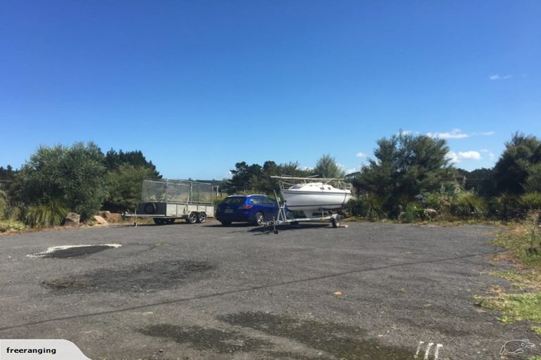 Photo of property in 1283 State Highway 16, Waimauku, 0883