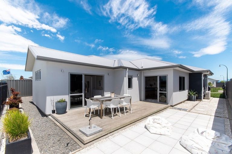 Photo of property in 12 Ruakituri Place, Te Awa, Napier, 4110
