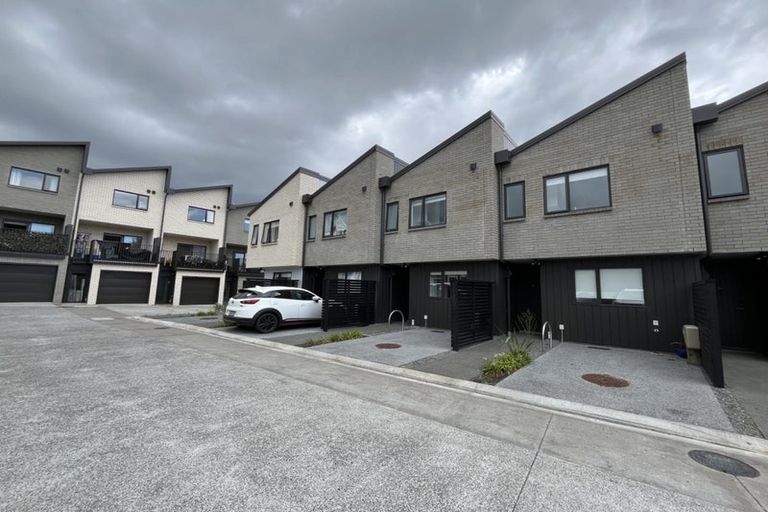 Photo of property in 10/28 Westgate Drive, Westgate, Auckland, 0614