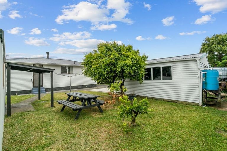 Photo of property in 16 Feasegate Street, Manurewa, Auckland, 2102
