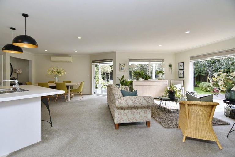 Photo of property in 19 Hawthorn Mews, Rangiora, 7400