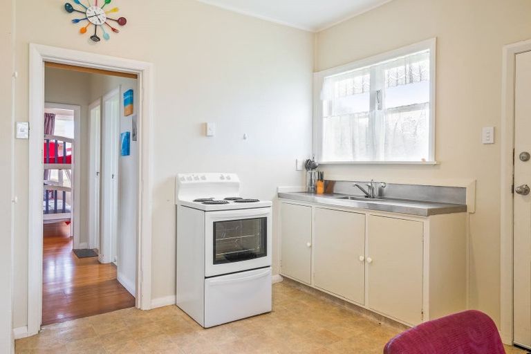 Photo of property in 38 Marine Parade, Otaki Beach, Otaki, 5512