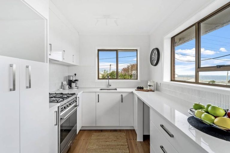 Photo of property in 1006 Whangaparaoa Road, Tindalls Beach, Whangaparaoa, 0930