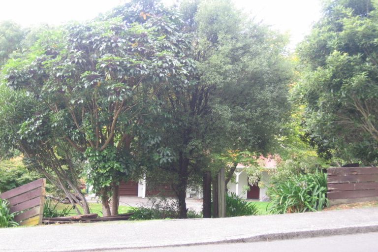 Photo of property in 73 Blue Mountains Road, Pinehaven, Upper Hutt, 5019