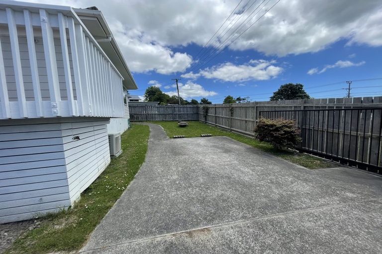 Photo of property in 459 Don Buck Road, Massey, Auckland, 0614