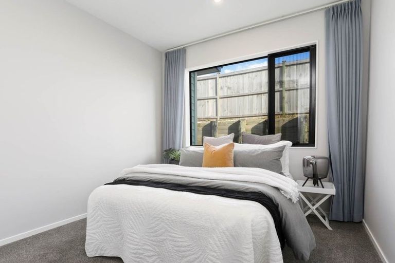 Photo of property in 7 James Elliot Way, Pokeno, 2402