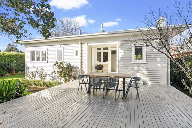 Photo of property in 58 Taylor Road, Mangere Bridge, Auckland, 2022