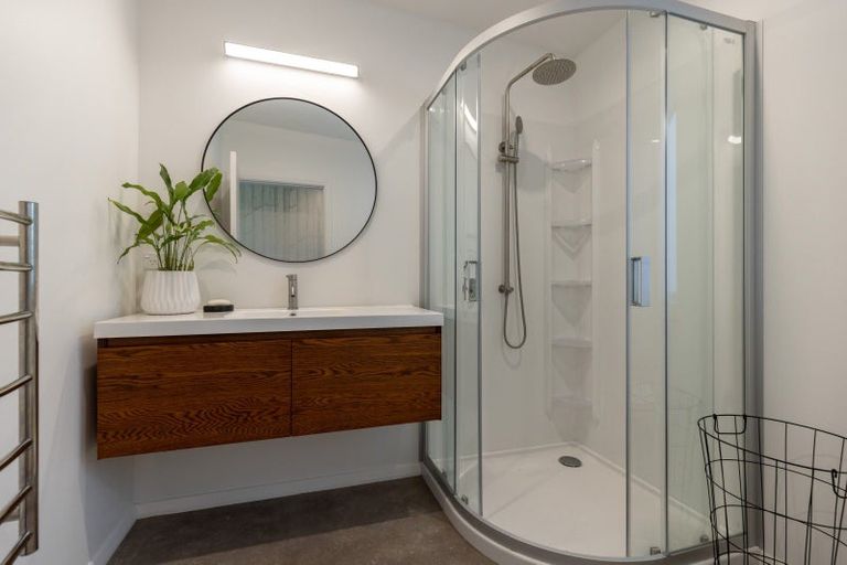 Photo of property in 35 Tennis Court Road, Raumati South, Paraparaumu, 5032