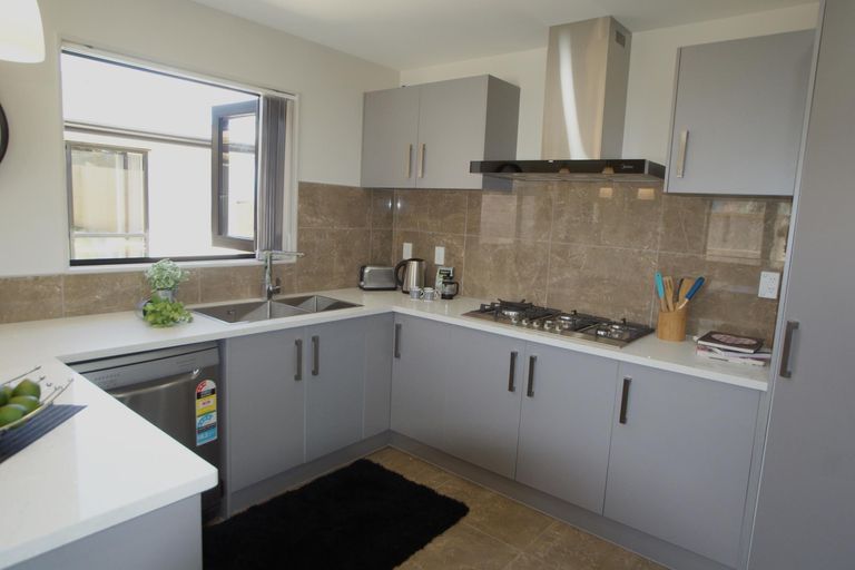 Photo of property in 3a Crompton Road, Massey, Auckland, 0614