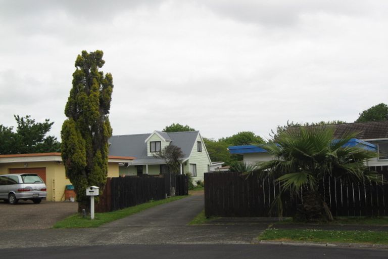 Photo of property in 34 Waiari Road, Conifer Grove, Takanini, 2112