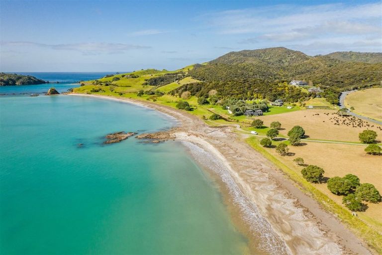 Photo of property in 847 Whangaruru North Road, Whangaruru, Russell, 0184