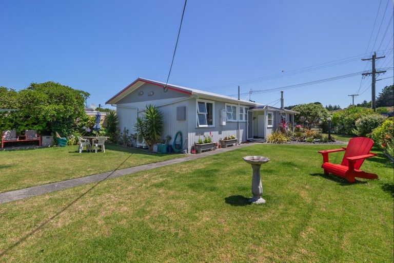 Photo of property in 63 Koputara Road, Himatangi Beach, Foxton, 4891