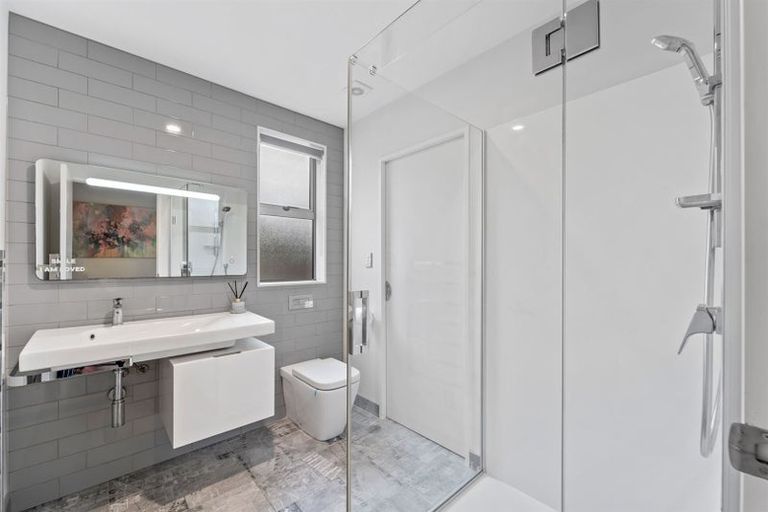 Photo of property in 18 Bella Vista Drive, Gulf Harbour, Whangaparaoa, 0930