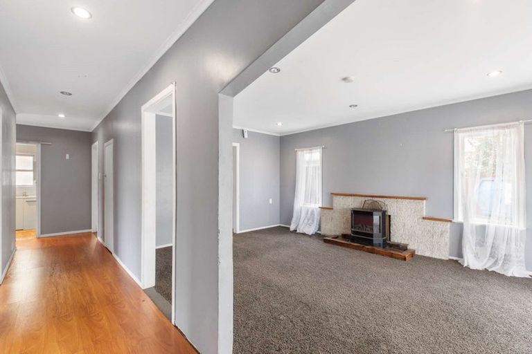 Photo of property in 11a Hill Crescent, Papakura, 2110