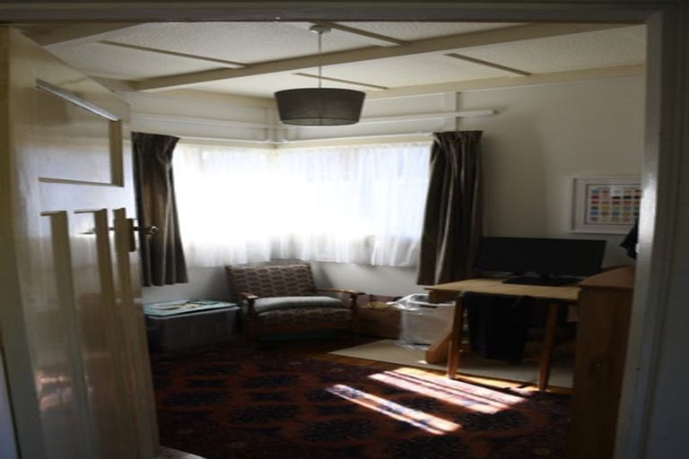 Photo of property in 16b Sulphur Beach Road, Northcote Point, Auckland, 0627