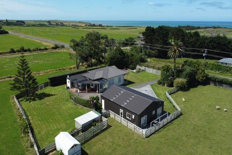 Photo of property in 3636 South Road, Opunake, 4682