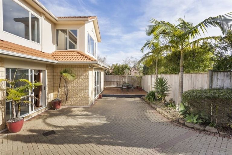 Photo of property in 13 Dunvegan Rise, East Tamaki Heights, Auckland, 2016