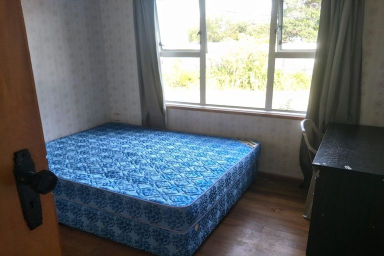 Photo of property in 12 Exmouth Road, Northcote, Auckland, 0627