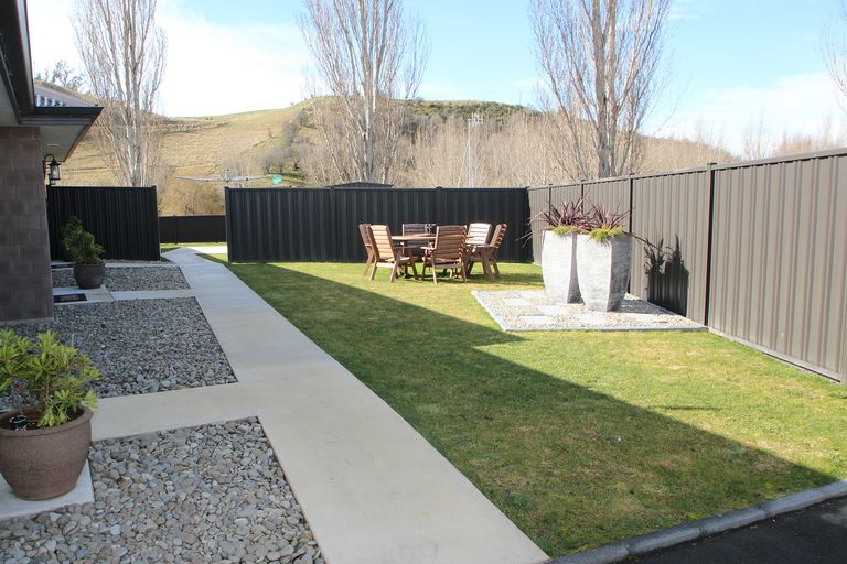 Photo of property in 44 Blue Stone Drive, Waiareka Junction, Oamaru, 9401