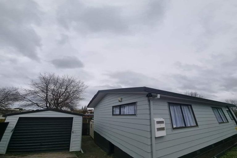 Photo of property in 1/11 Blackgate Place, Weymouth, Auckland, 2103