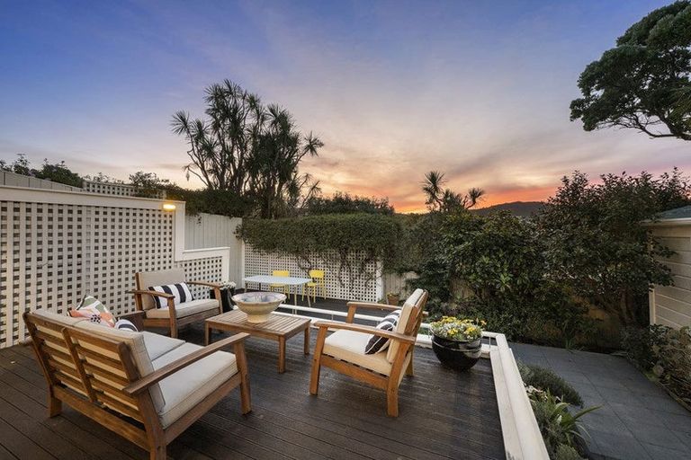 Photo of property in 18 Central Terrace, Kelburn, Wellington, 6012