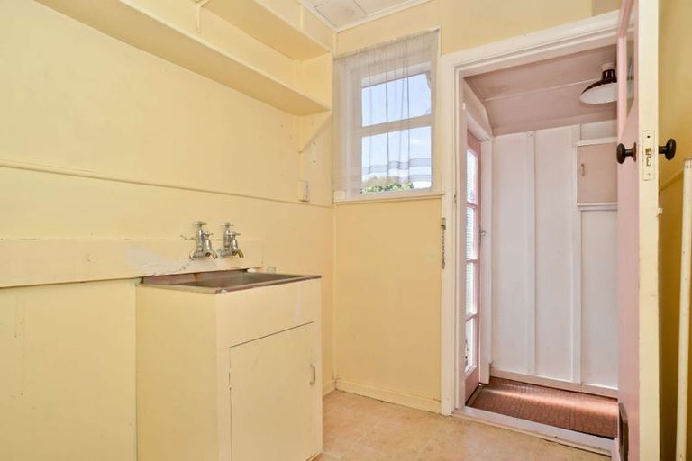 Photo of property in 92 Holland Road, Fairfield, Hamilton, 3214