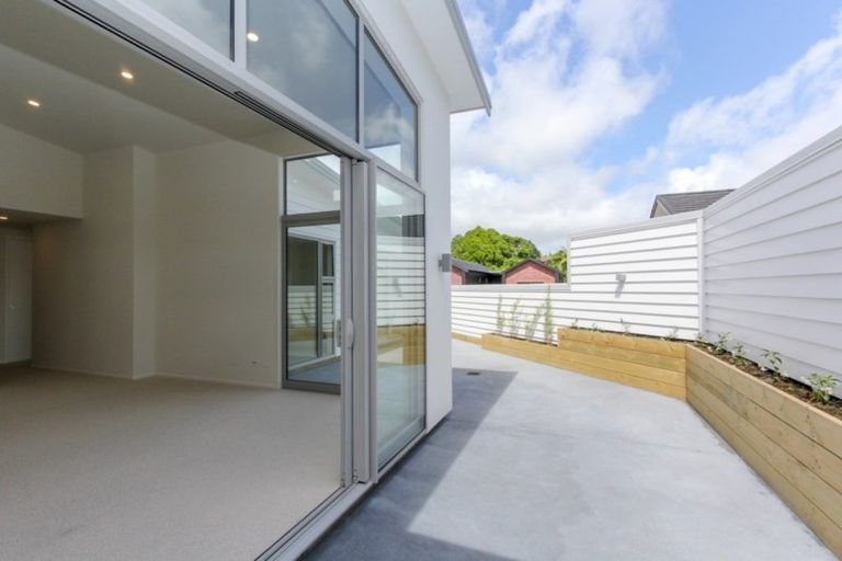 Photo of property in 4 Mackillop Way, Brooklands, New Plymouth, 4310