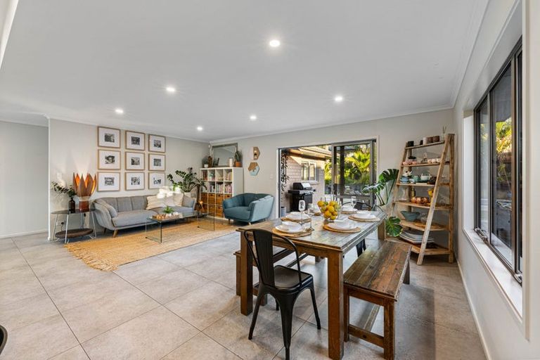 Photo of property in 14 Will Street, Huapai, Kumeu, 0810