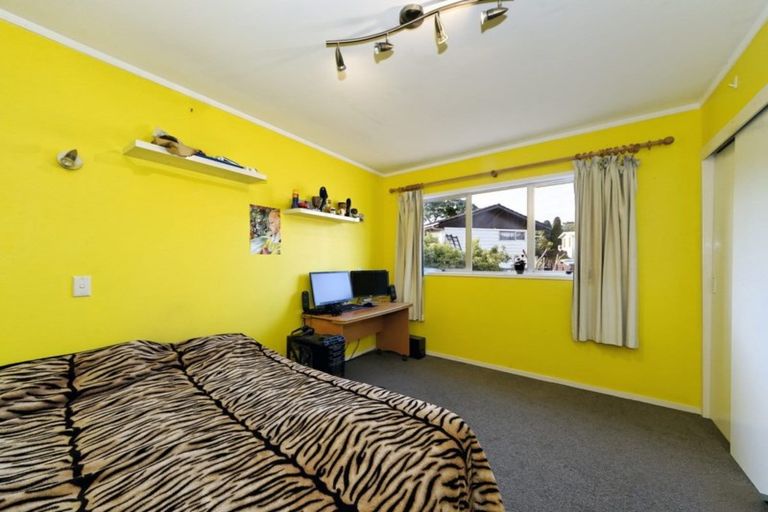 Photo of property in 93 Oreil Avenue, West Harbour, Auckland, 0618